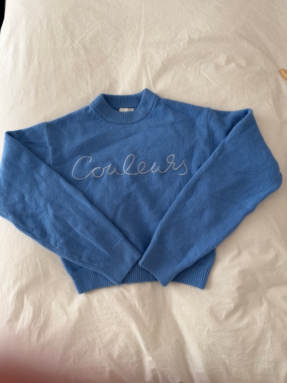 H&M Light Blue 'Couleurs' Embroidered Crewneck Sweater - Picture 4 of 4
